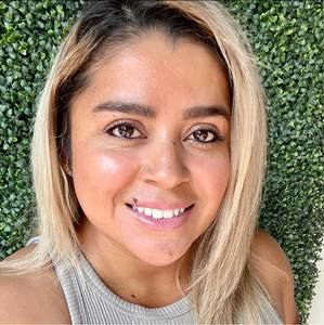 Meet your Posher, Ana